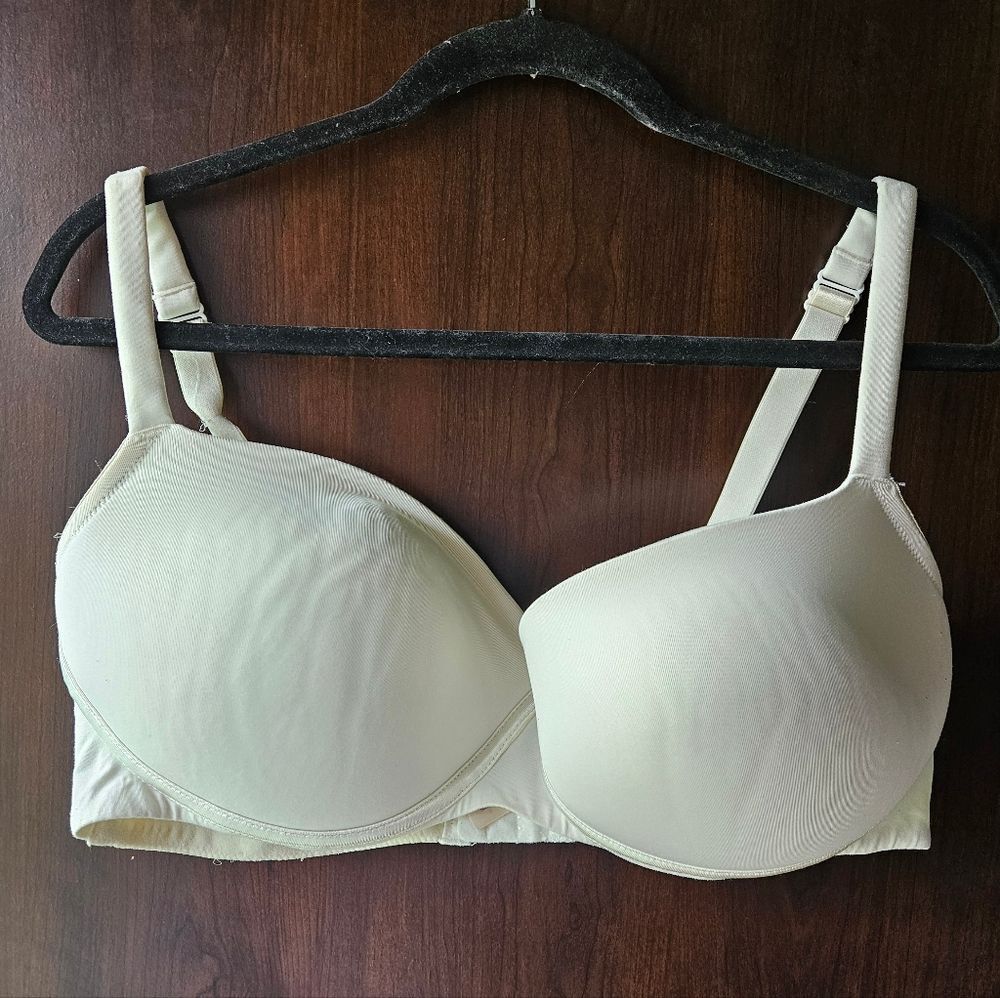 Cacique Cream Women's Bra Size 40DDD
